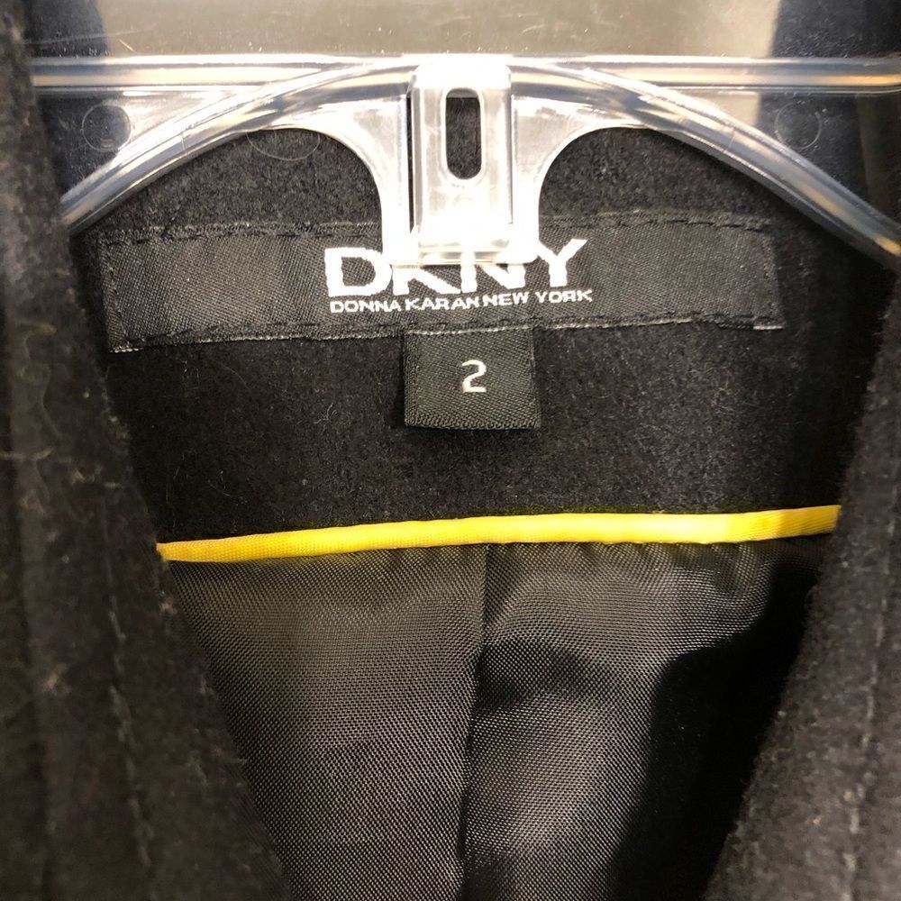 DKNY Wool coat with ruffled trim, pockets and oversized buttons.Size 2 - Picture 11 of 13